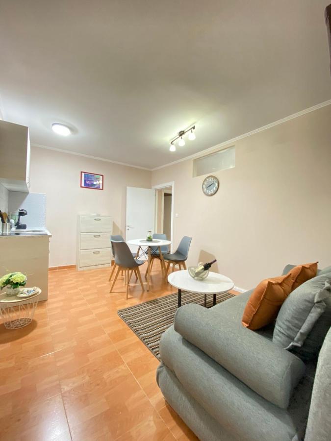 Aquata Apartments Tivat Buitenkant foto