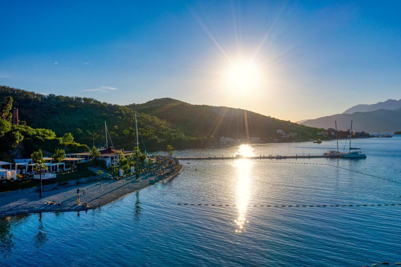 Aquata Apartments Tivat Buitenkant foto